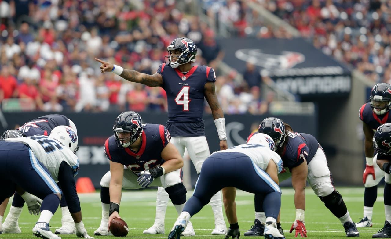 Deshaun Watson tuvo una gran actuación. Acertó 25 de 34 intentos, sumando 283 yardas con 4 pases de anotación y una intercepción.