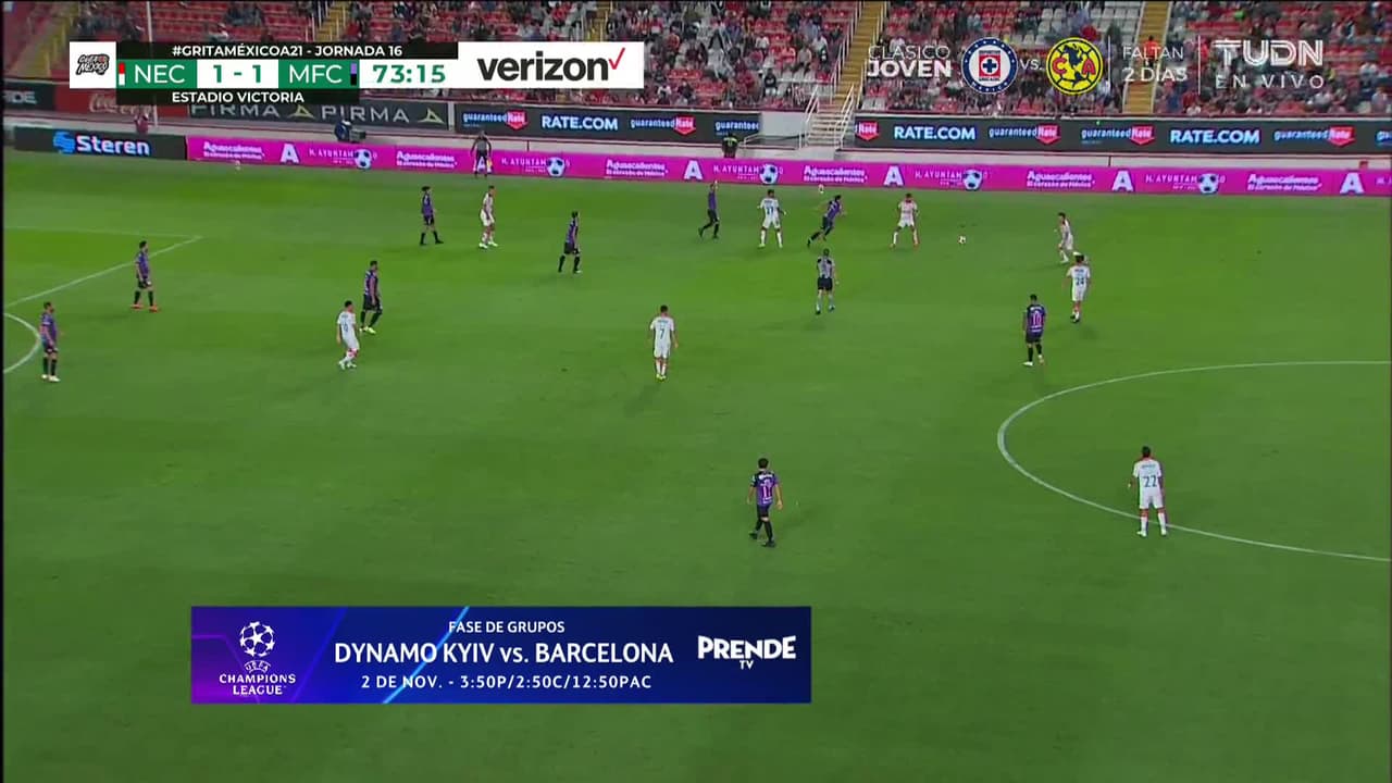 ¡TIRO ATAJADO! disparo por Camilo Sanvezzo.