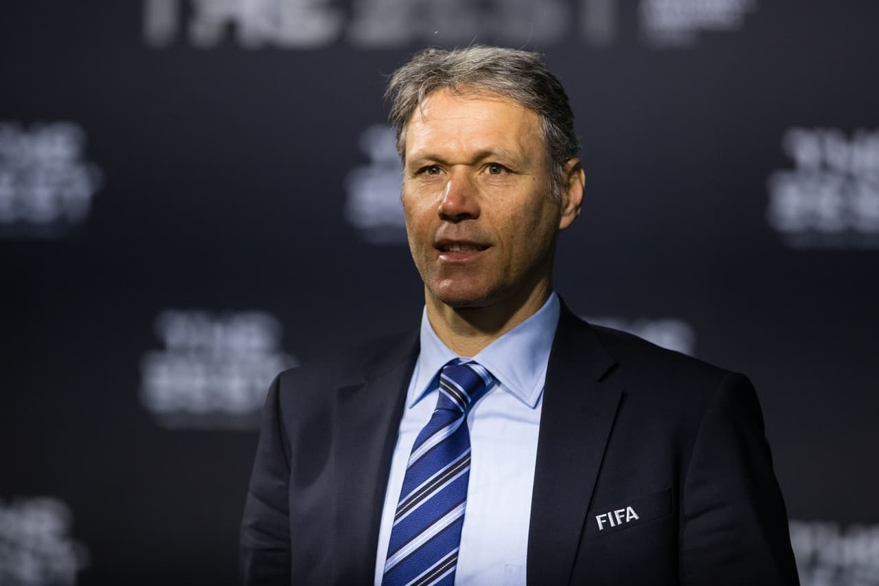 Para van Basten, no hay comparación entre Cristiano y Messi