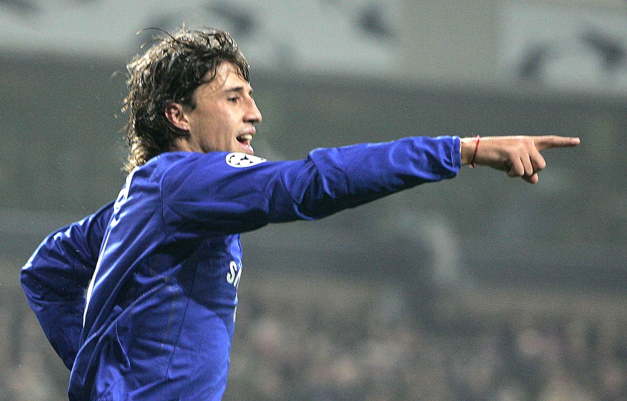 Hernán Crespo la rompió en Italia y con la Selección Argentina, pero en el Chelsea no pudo romper la red. Con él arrancamos la lista del Chelsea que le encanta echar a perder jugadores.