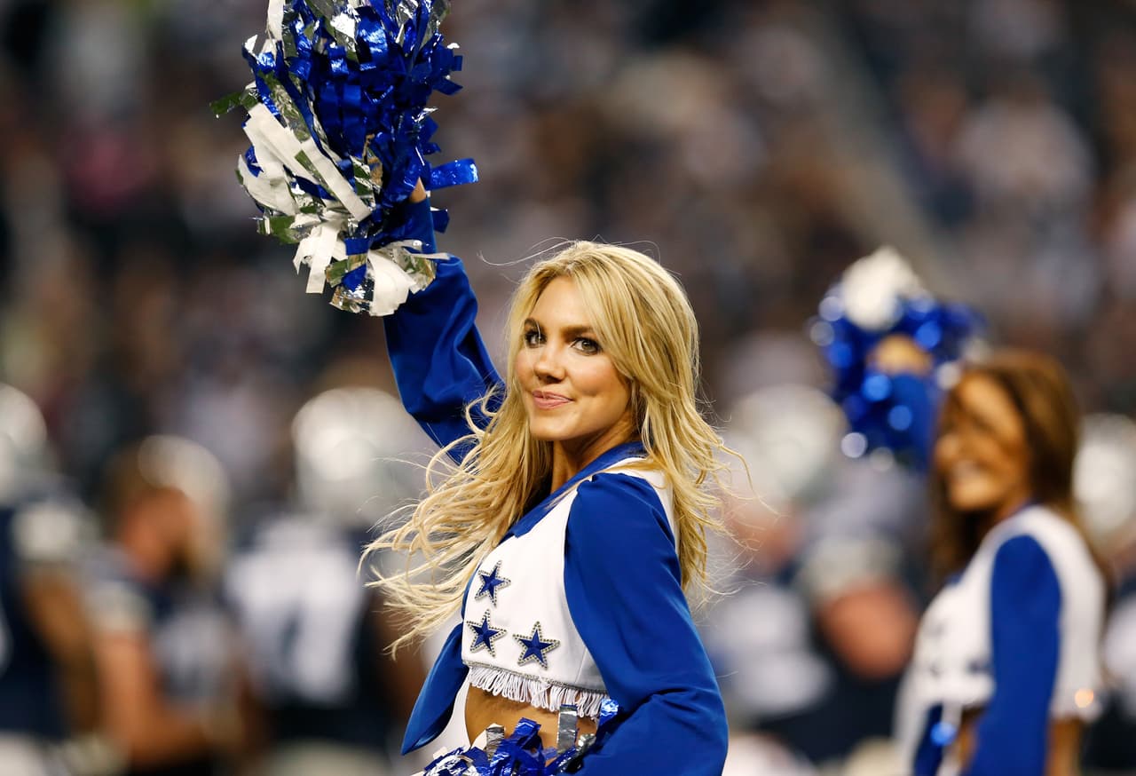 Las cheerleaders de los Dallas Cowboys cautivaron en Día del Pavo, Checa lo mejor de ellas.