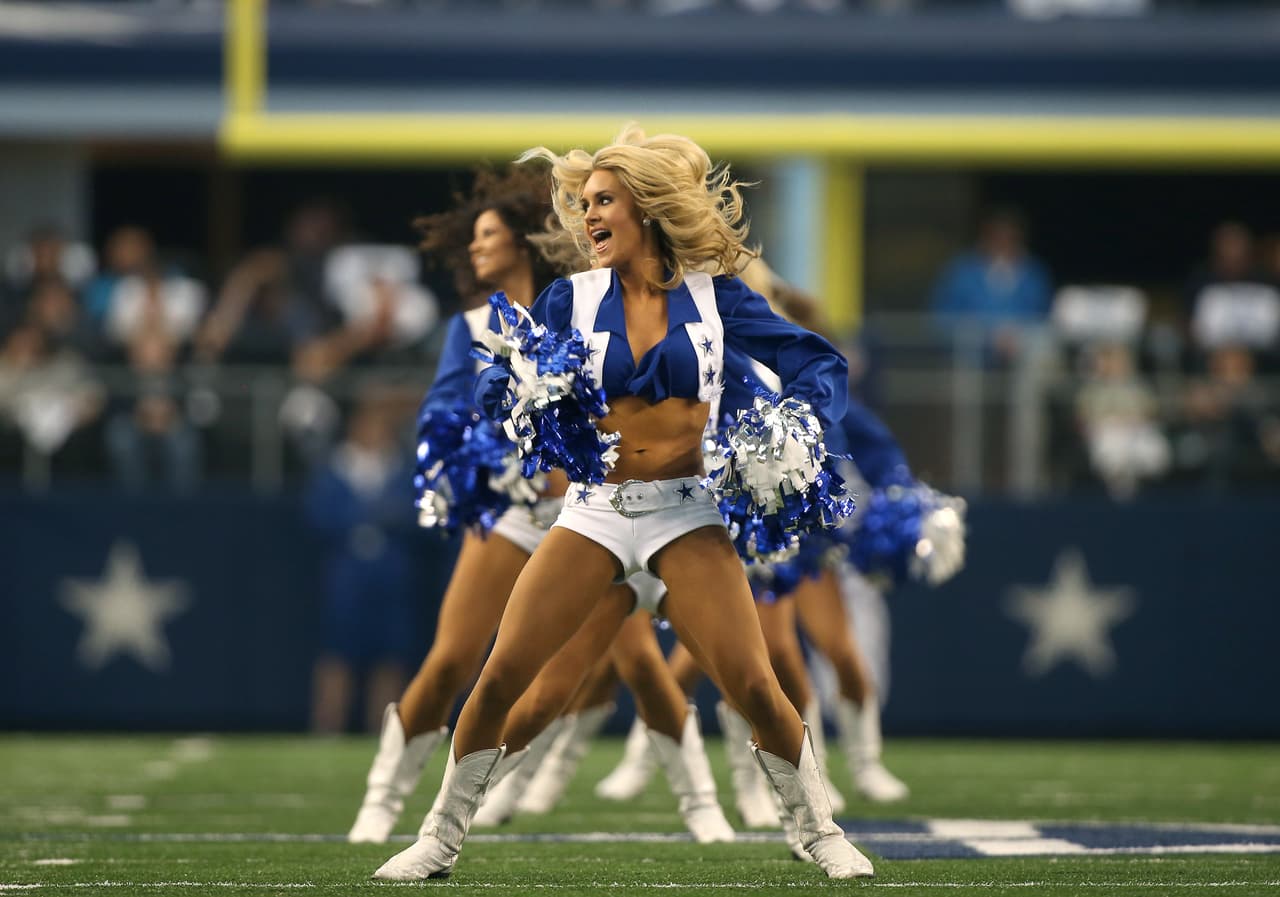 Las cheerleaders de los Dallas Cowboys cautivaron en Día del Pavo, Checa lo mejor de ellas.