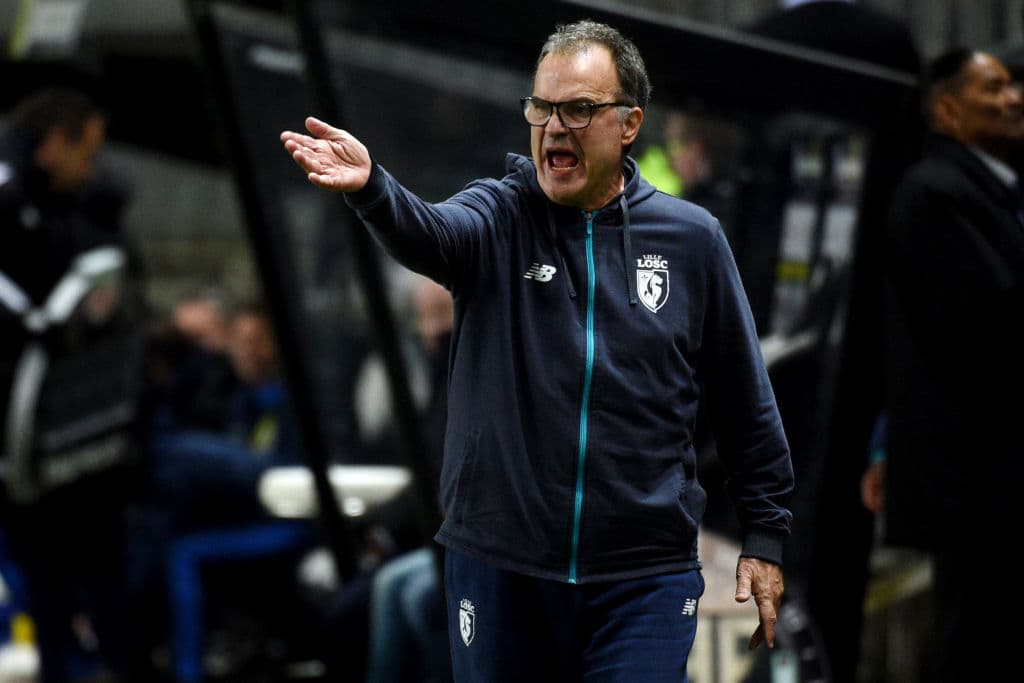 Bielsa ha dirigido en los últimos años clubes como el Athletic Bilbao, Marsella y ahora está con Leeds United. En Perú lo buscaron para la selección, pero se rumora que rechazó la oferta.