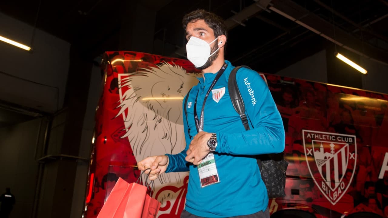 Raúl García es enviado a casa de última hora por fiebre