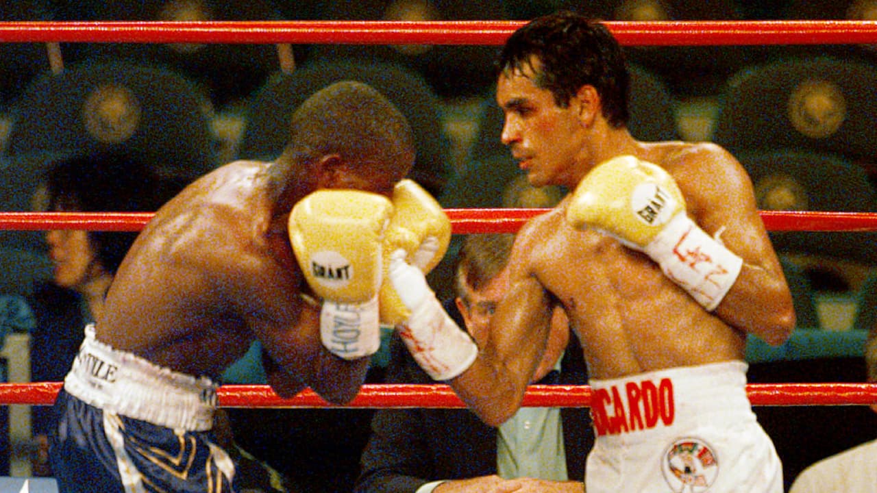 Ricardo López | El ‘Finito’ no conoció la derrota: 51 victorias (38 KO’s) y un empate. El campeón mundial minimosca, nacido en Tacubaya, defendió el título en 22 ocasiones. Finalmente se retiró en 2001.