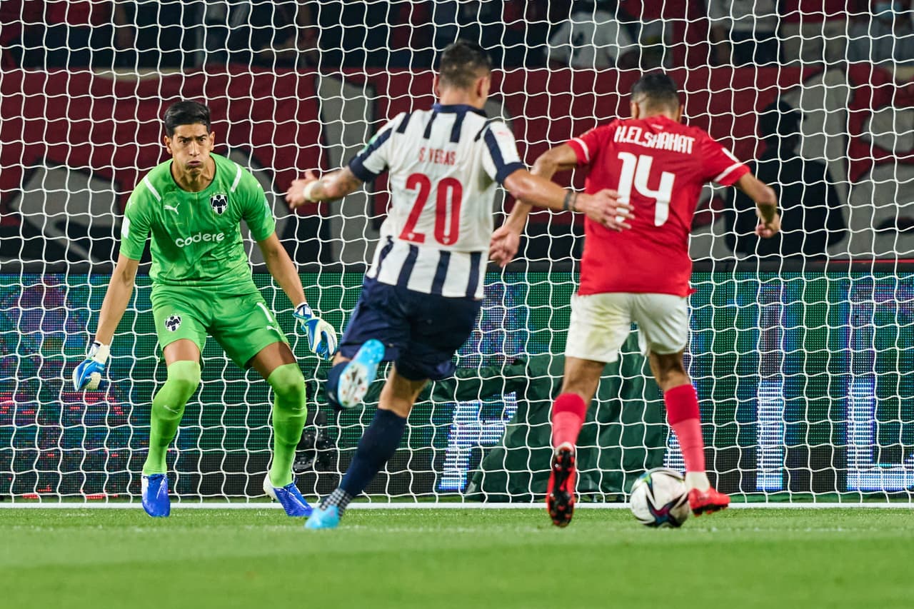 Monterrey no sabe cincretar sus oportunidades, caen 1-0 con un parchado Al Ahly y se despiden del Mundial de Cubes.