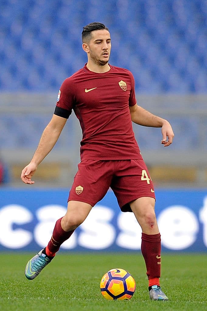 Para la temporada 2014-2015 Manolas llegó a la Roma por 13 millones de euros, que lo convertirían en el segundo jugador griego más caro de la historia por detrás de Mitroglou, que llegó al Fulham por 15,2 millones en la temporada 2013-2014.