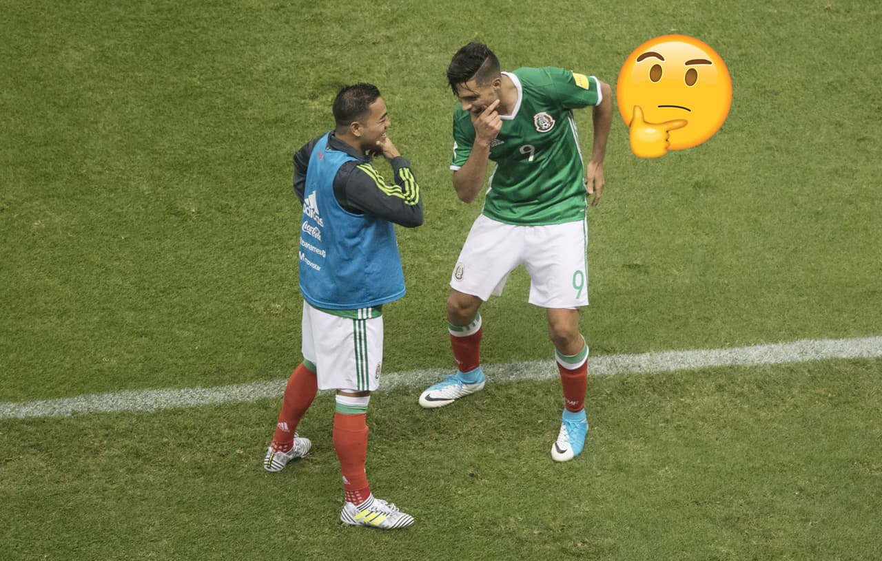 Jiménez no paró ahí pues en ese mismo duelo ante Honduras también festejó de esa forma con Fabián.