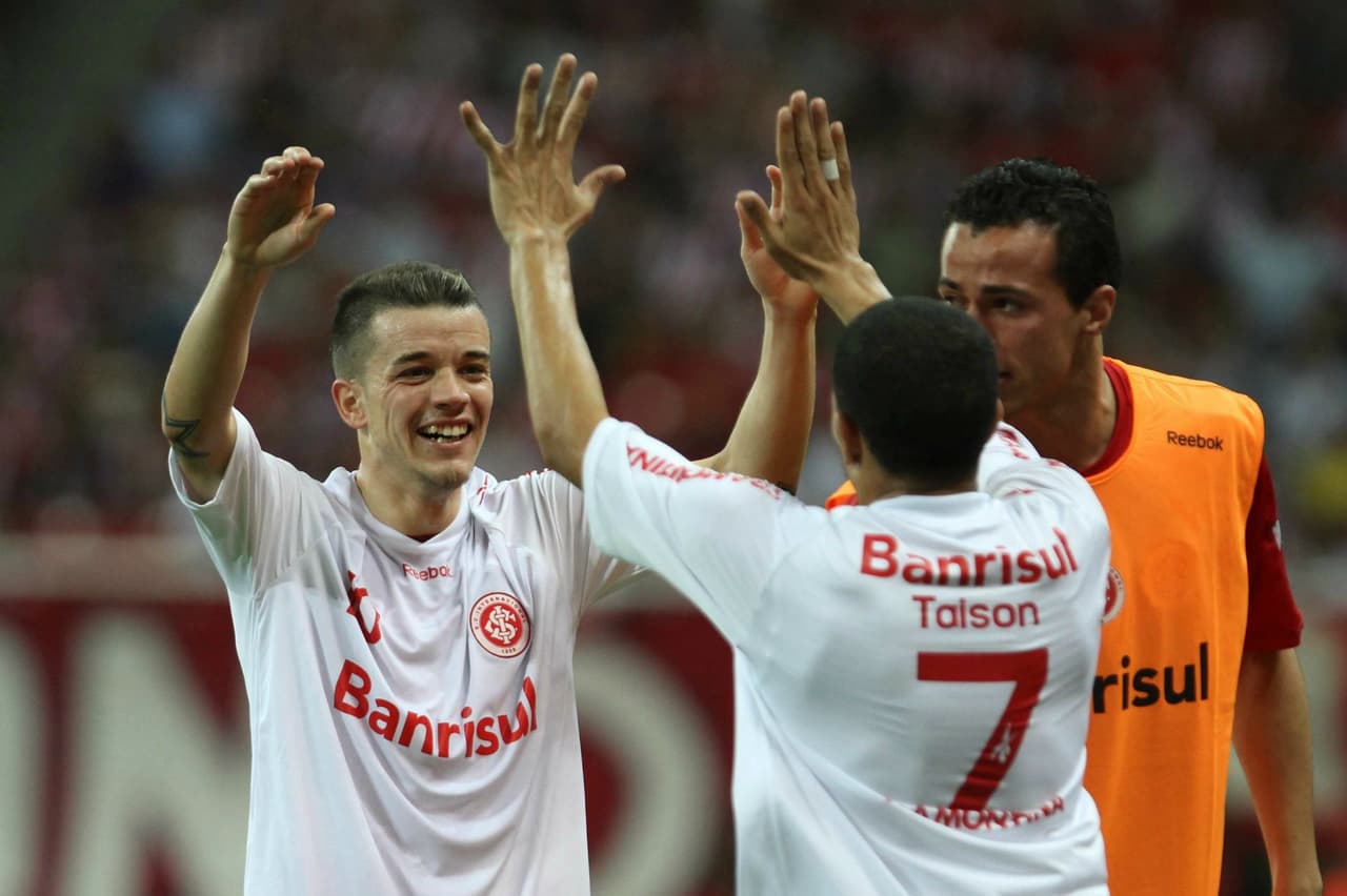 Con lo que no contaba Guadalajara era el planteamiento que haría el Inter de visita, Los brasileños saldrían del Omnilife con un 2-1 a favor y cerrarían la eliminatoria en casa con un contundente 3-2 para llevarse así el campeonato.