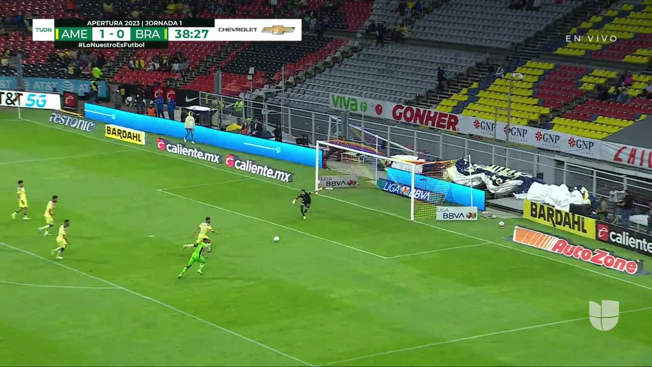 ¡TIRO ATAJADO! disparo por Aitor García.