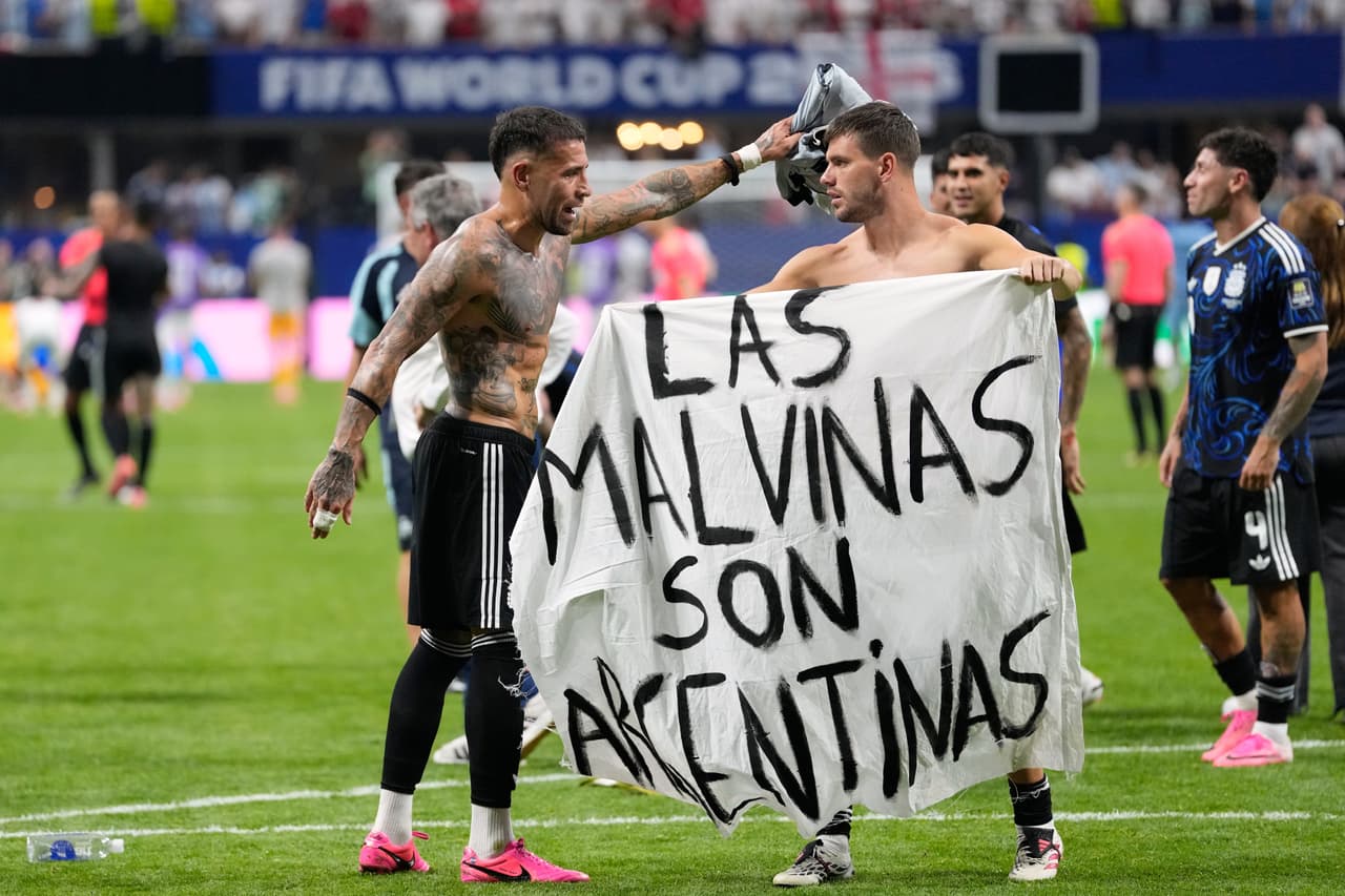 Reino Unido insta a la FIFA a investigar a Argentina por pancarta sobre Malvinas en la Copa Mundial