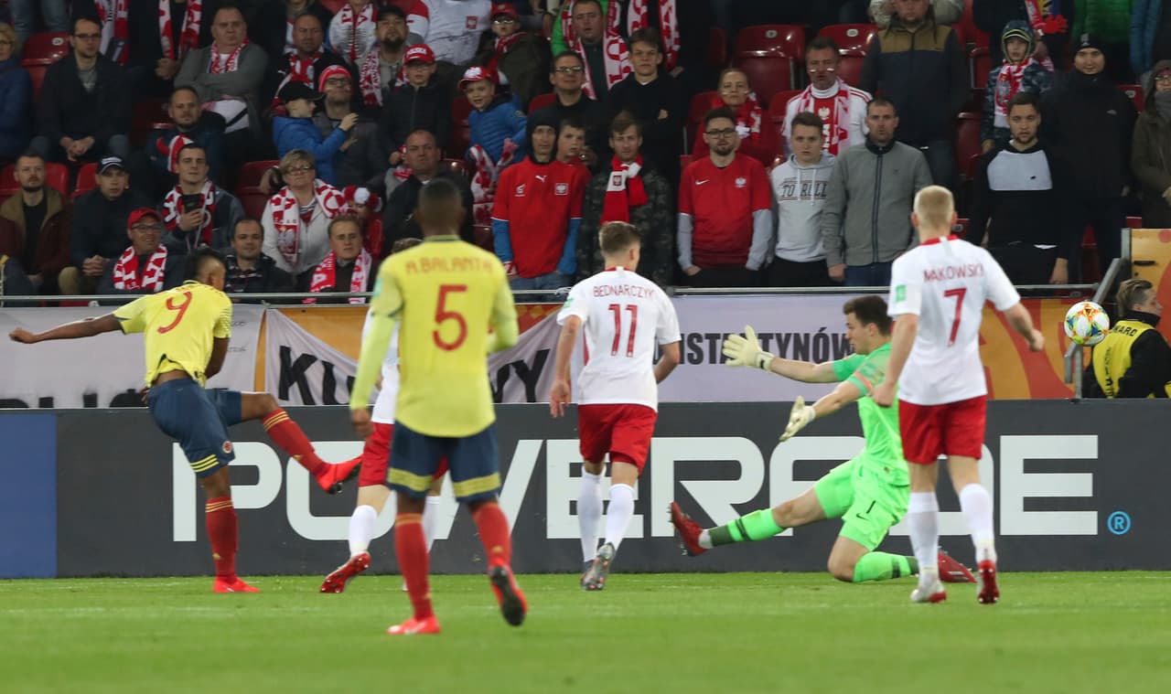 Luis Sandoval, que entró en el segundo tiempo, puso el 2-0 para Colombia y así una sentencia de dominio en el marcador.