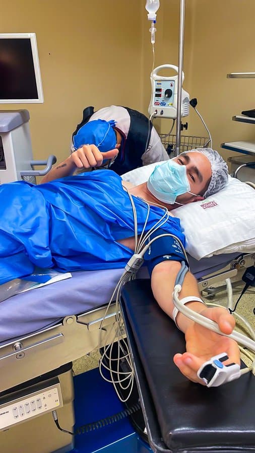 Chivas anuncia cirugía exitosa de 'Canelo' y será baja tres meses