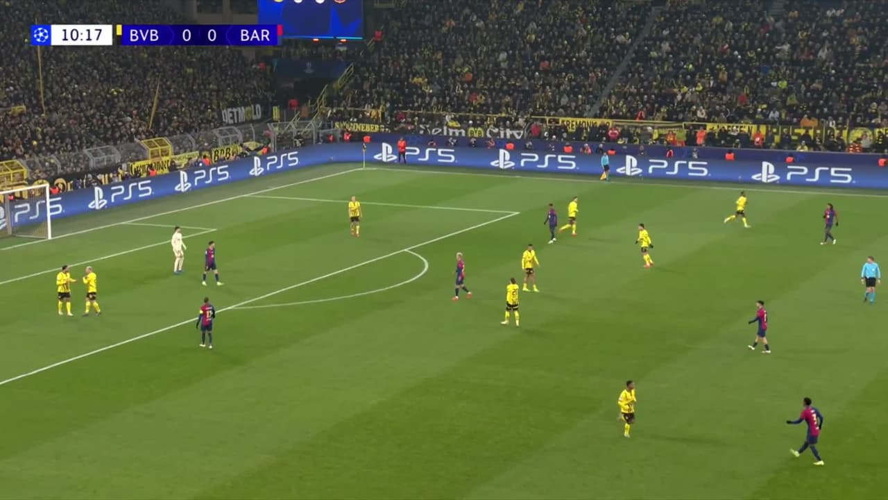 ¡TIRO ATAJADO! disparo por Lamine Yamal.