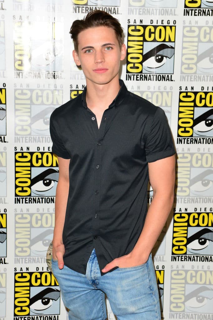 Ambos llegan a una especie de tregua, en la que combinan sus dojos en un intento por vencer a Kreese.
<br>