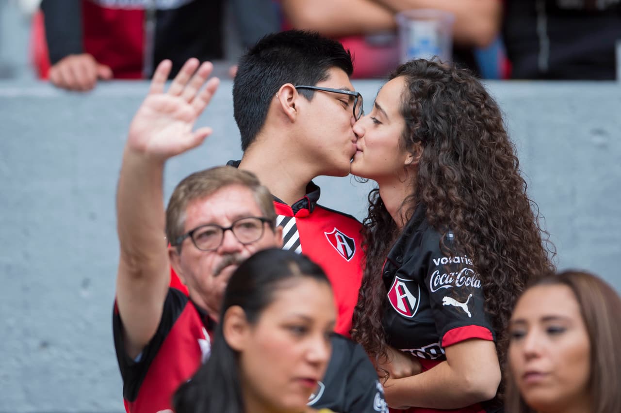 El color de la afición en la Jornada 9