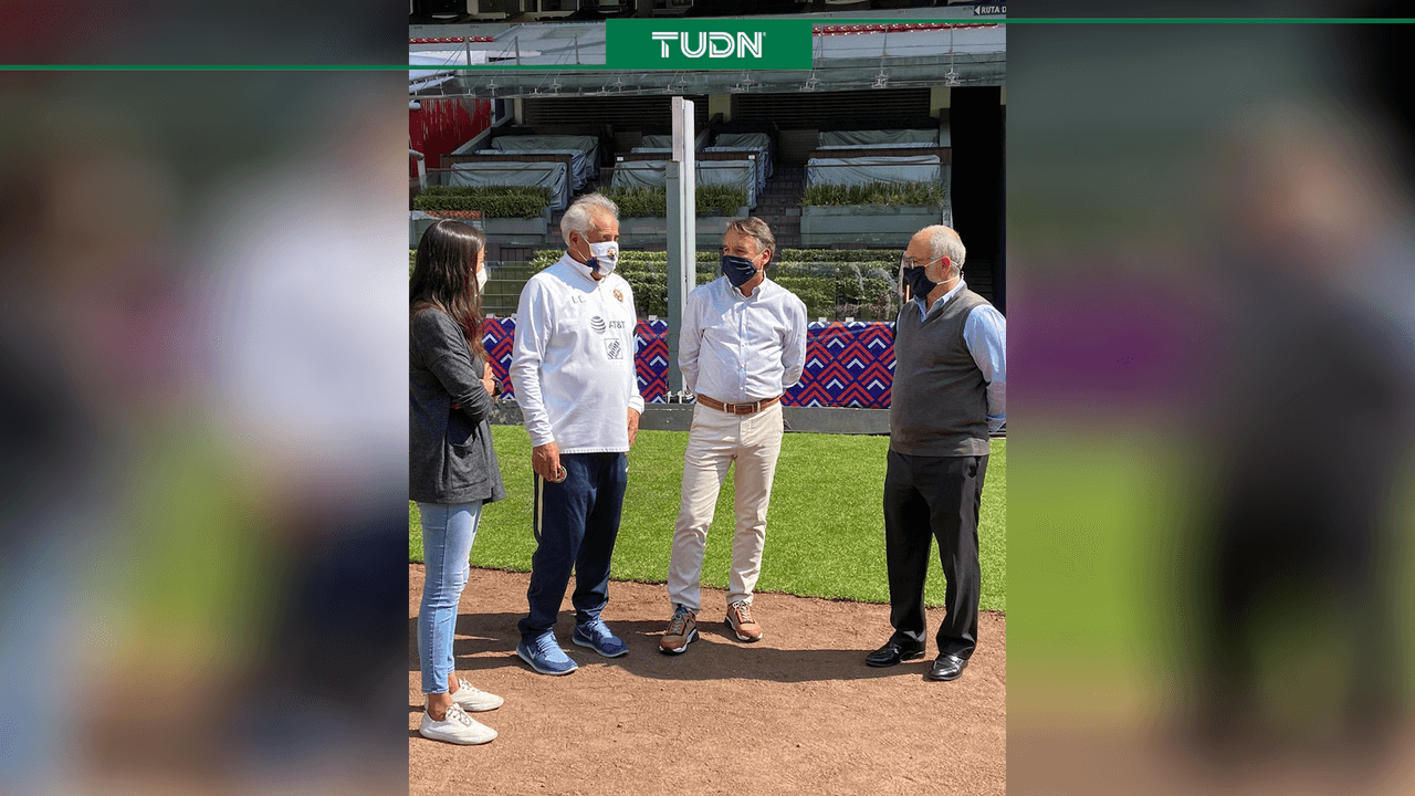 Emilio Azcárraga alienta al América Femenil en Liguilla