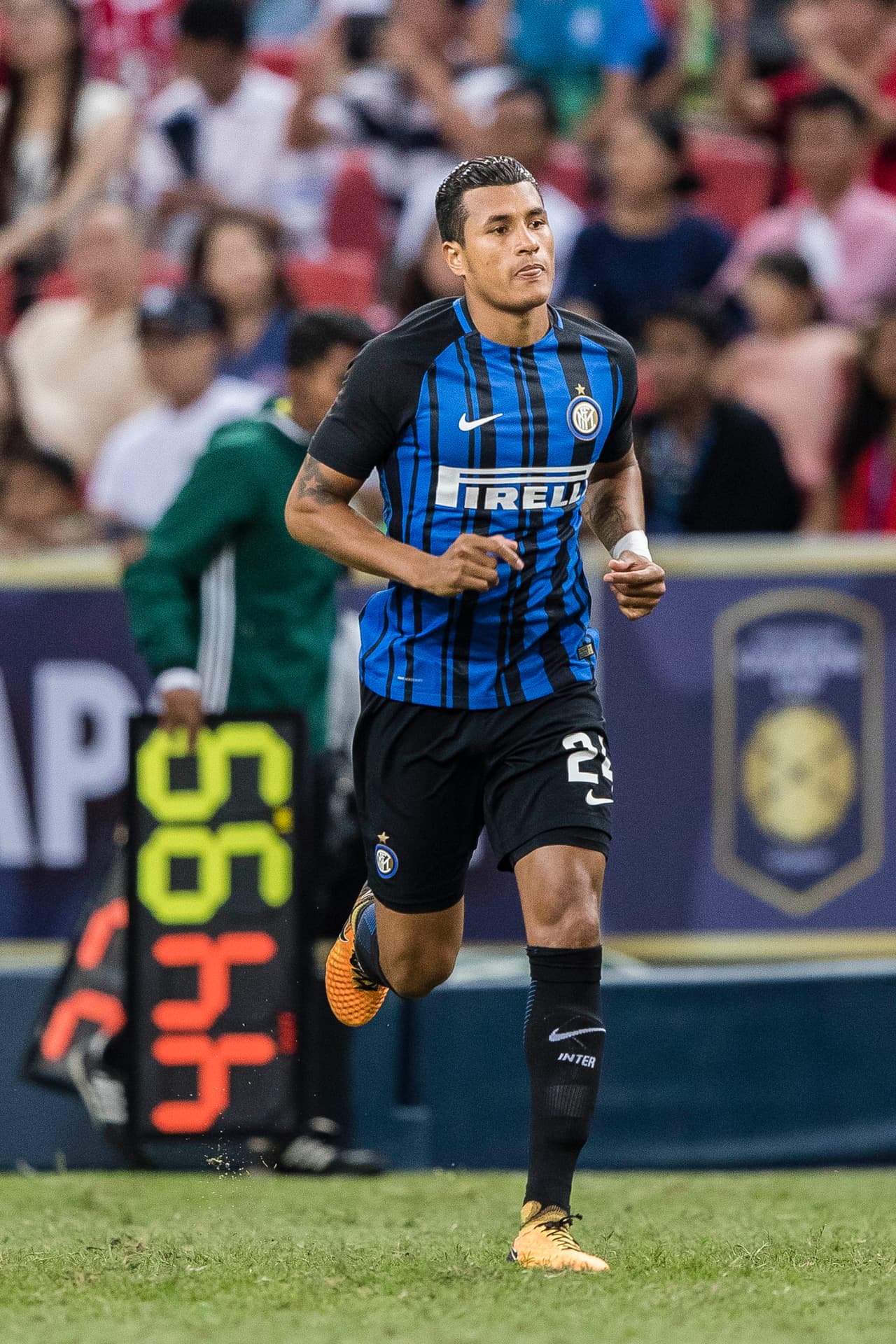 Al colombiano Jeison Murillo ya lo ubicaban en el Valencia, pero parece que las negociaciones se han complicado. Habrá que esperar unos días para que se conozca el desenlace.