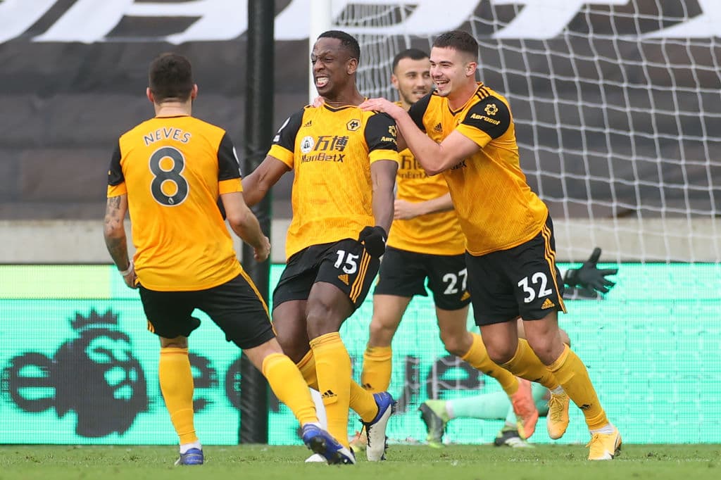 Pereira (8’) hizo el primero para Albion por la vía penal. Silva (38’) y Boly (43’) daban vuelta al marcador y los Wolves conseguían un importante resultado. En la segunda mitad Ajayi (52’) emparejaba los cartones. Cuatro minutos después volvía a aparecer Pereira (56’) para convertir otra pena máxima y así sentenciar el resultado. Los Wolves cierran la jornada con 22 unidades y Albion con 11, peligrando su permanencia.