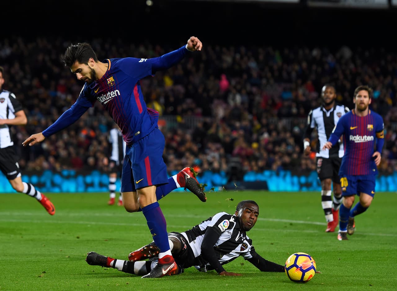 Barcelona cuenta con 48 puntos al momento por 39 del Atlético de Madrid, 37 del Valencia y 31 del Real Madrid.