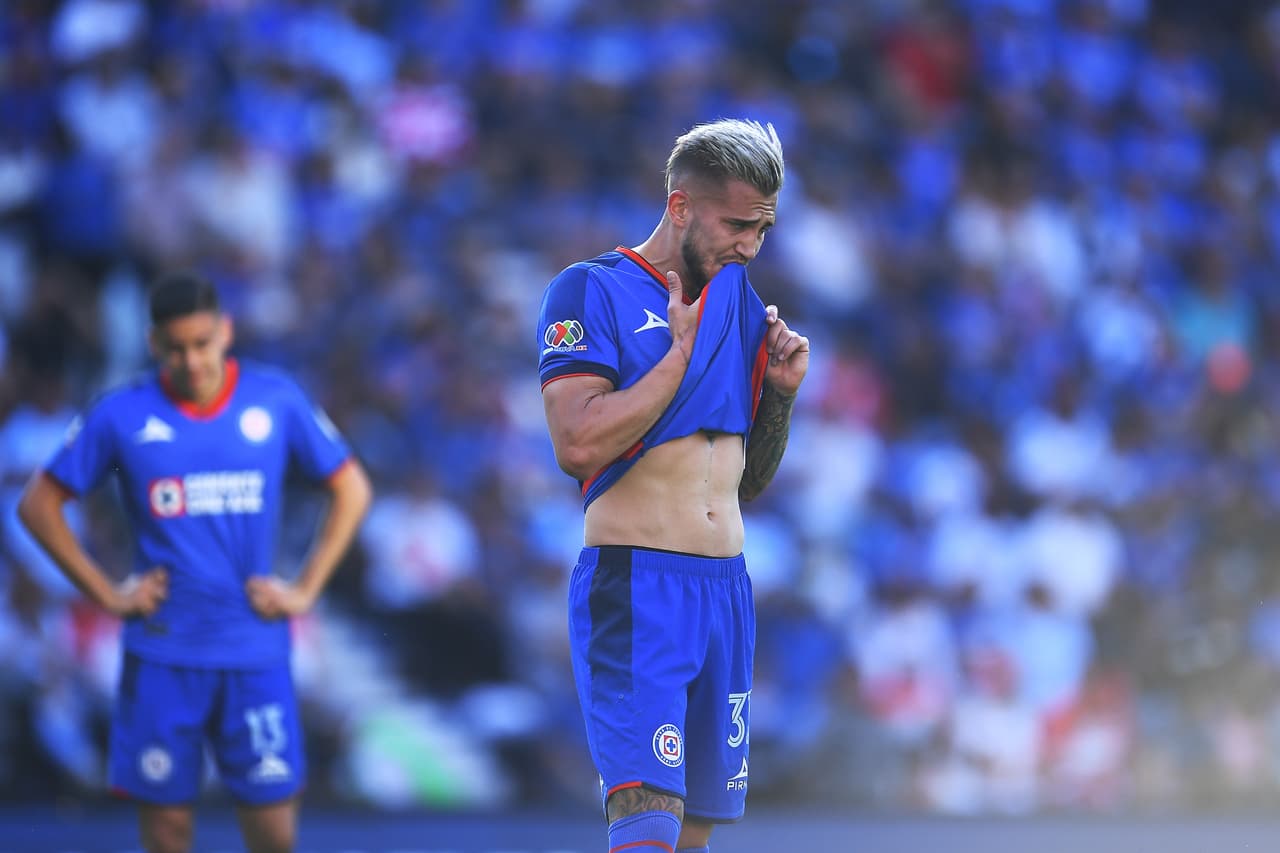 Cruz Azul se equivoca en la lesión de Gonzalo Piovi y pide perdón