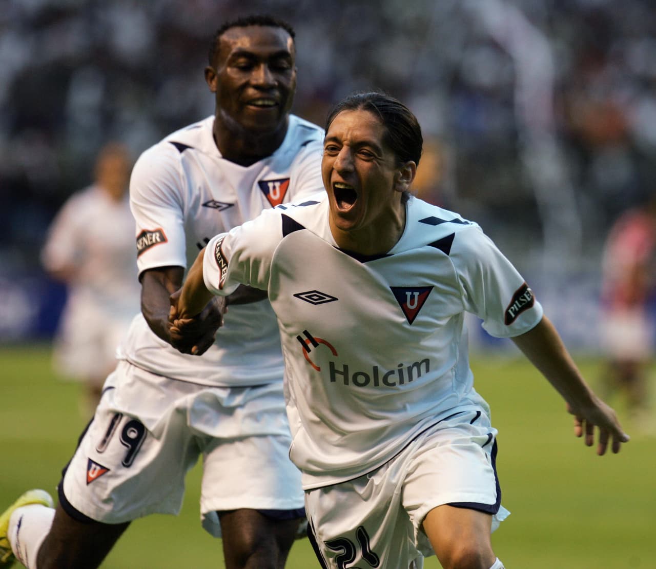 El brillo fugaz del argentino Damián Manso bastó para que Liga Deportiva Universitaria de Quito se convirtiera en el primer equipo ecuatoriano campeón de la Libertadores. Pasó por la Liga MX sin pena ni gloria, fue a Medio Oriente y regresó a la Argentina donde sigue jugando para Chacarita Juniors.