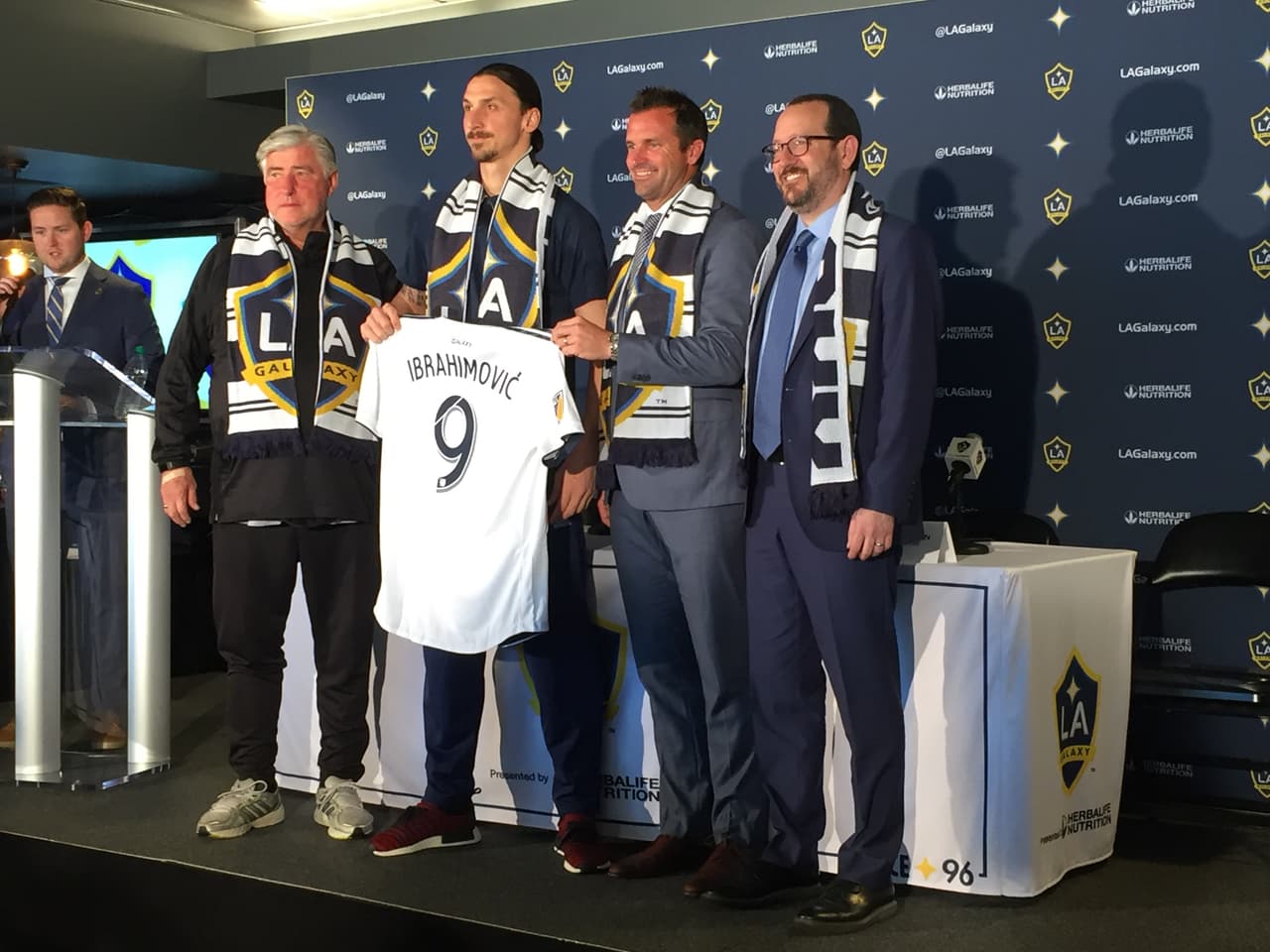 En fotos: Así fue la presentación de Zlatan Ibrahimovic con el LA Galaxy