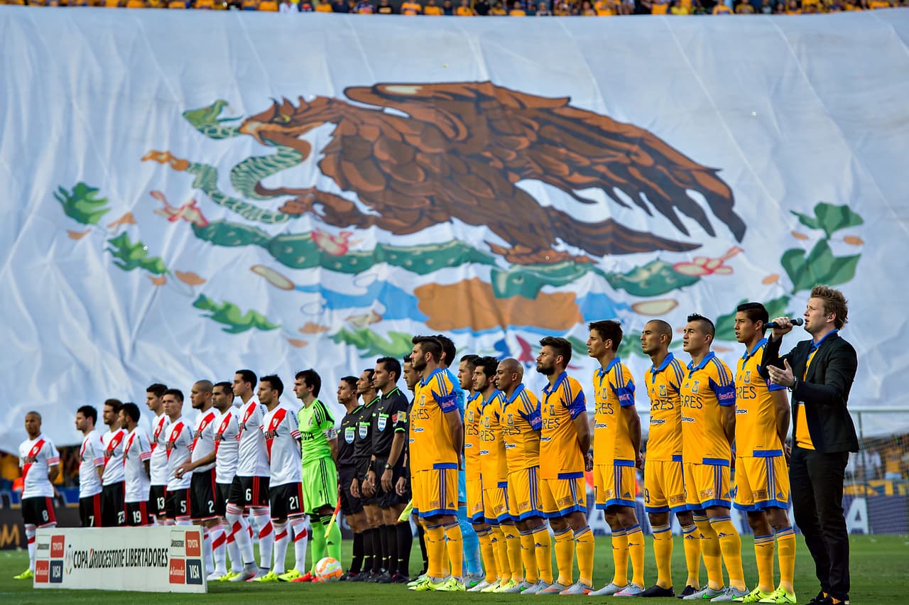 El escenario está listo, los protagonistas sólo esperan el silbatazo inicial para dar un gran partido y definir al nuevo monarca de América, ¿será mexicano o será argentino?