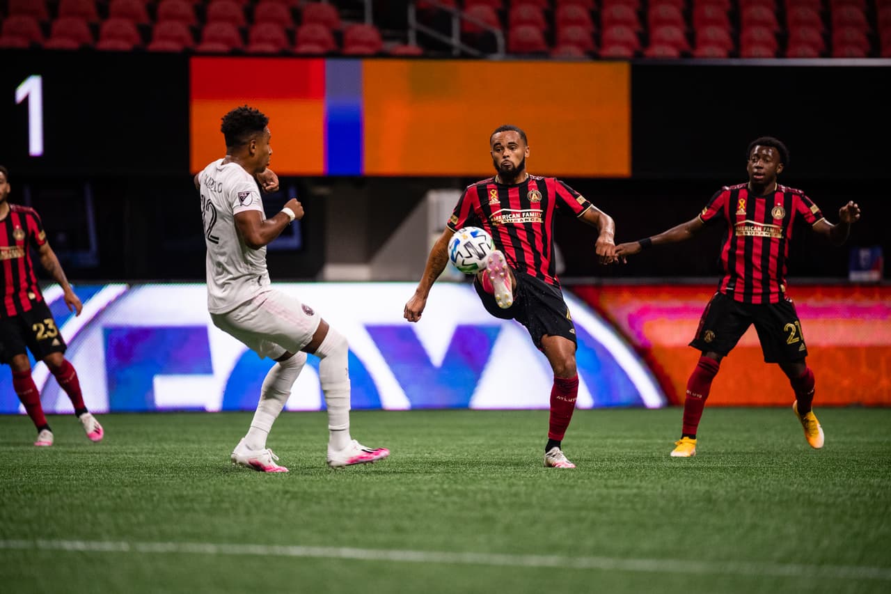 Agudelo (2’) abrió el marcador y Gallagher (5’) emparejó los cartones. Brek Shea (11’) hizo el gol que definió temprano el partido. Pizarro salió lesionado y ‘Cubo’ tuvo minutos de juego.