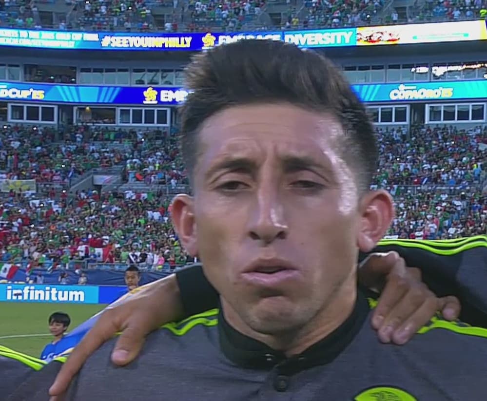 6 Héctor Herrera –Siempre pide el balón y tiene la personalidad para tenerlo, pero no termina de encontrar su ritmo con el Tri en esta Copa. Inexacto y con poca oportunidad al frente, atrás no estuvo mejor. 6