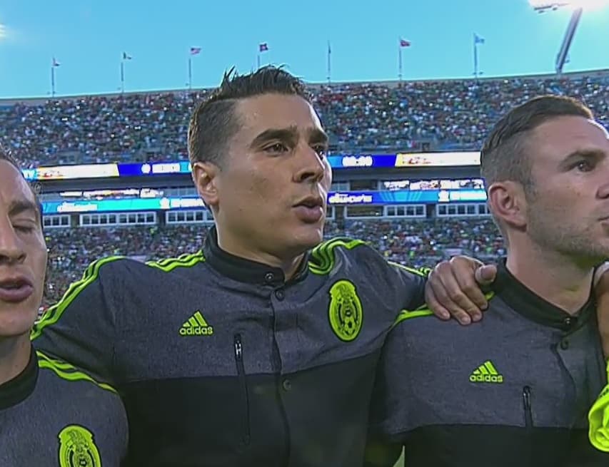 13 Guillermo Ochoa – No tuvo intervensiones en la primera mitad, pero en la segunda no pudo hacer demasiado ante los goles hechos ante la mala marca y asociación de la defensa. 7