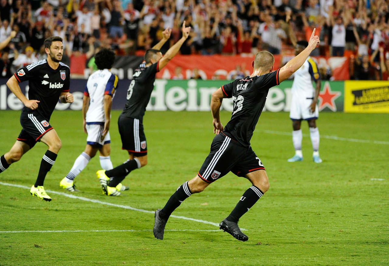 D.C. United celebra la impresionante victoria de 6-4 sobre Real Salt Lake, en la noche del sábado