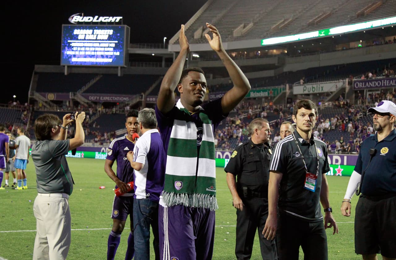 El canadiense Cyle Larin empató el récord de goles anotados por un novato en una misma temporada, y lo hizo con diez partidos menos.