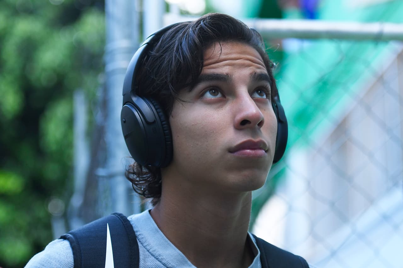 La 'joya' americanista llegó así al estadio de León sin saber que no tendría una buena tarde con su equipo. Solo jugó 45 minutos. (Imago 7)