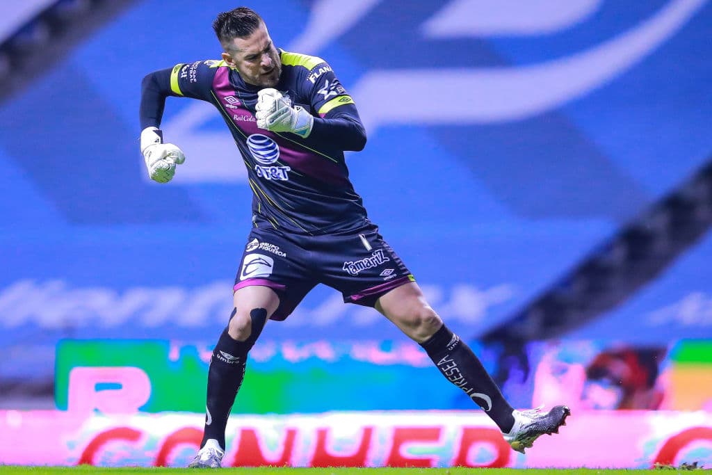 Gignac abrió el marcador desde los once pasos a los 11’ de juego. Ormeño (23’) se encargó de emparejar los cartones. Tigres y Puebla llegaron a 12 y 16 unidades, respectivamente. En la J11, Puebla recibirá al Atlas y tigres recibirá a Mazatlán.