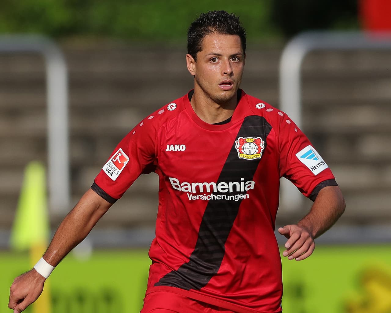 'Chicharito' no descarta la posibilidad de cambiar de equipo 