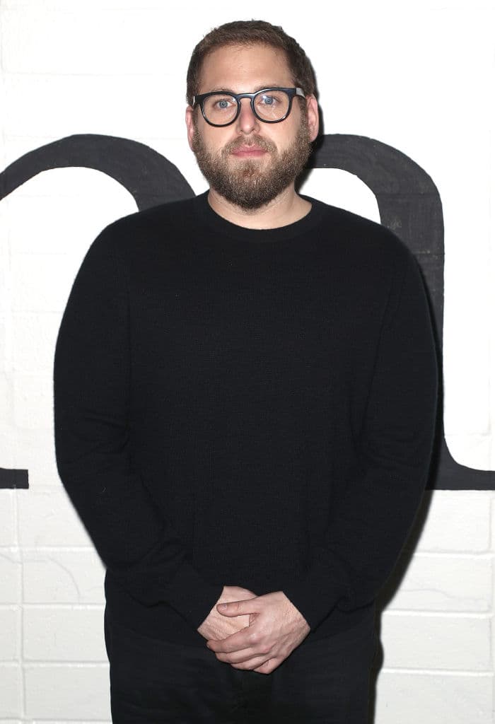 The Wolf of Wall Street (2013) - Película basada en hechos reales del corredor de bolsa neoyorquino Jordan Belfort. A mediados de los años 80, Belfort era un joven honrado que perseguía el sueño americano, pero pronto en la agencia de valores aprendió que lo más importante no era hacer ganar a sus clientes, sino ser ambicioso y ganar una buena comisión.
<br>