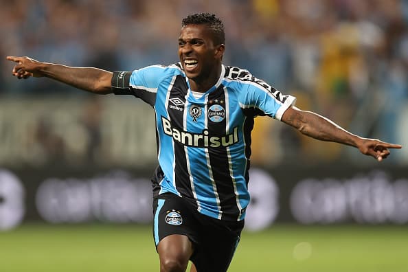 PORTO ALEGRE, BRAZIL - DECEMBER 07: Miller Bolaos of Gremio celebrates a score goal during a match between Gremio and Atletico MG as part of Copa do Brasil Final 2016 at Arena do Gremio on December 07, 2016 in Porto Alegre, Brazil. (Photo by Buda Mendes/Getty Images)
