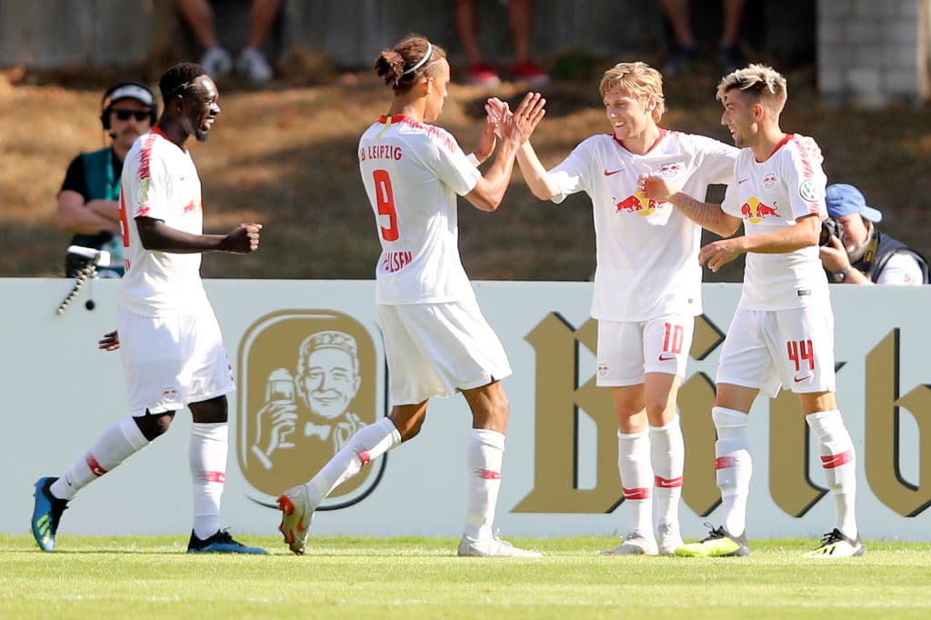 4) 
<b>RB Leipzig</b>. Los Toros Rojos, un equipo muy joven, fundado en 2009, está en esta posición. La nómina del incipiente club se cotiza en 298.6 millones de euros.