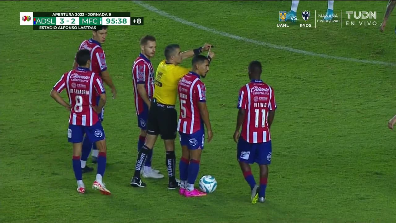 ¡TIRO ATAJADO! disparo por Vitinho.