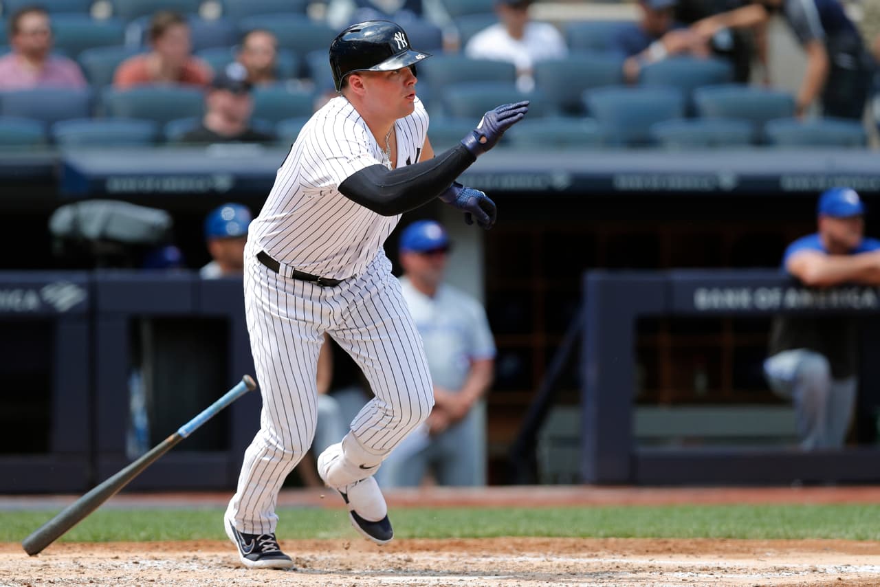 El toletero Luke Voit presenta una hernia que pudiera requerir cirugía.