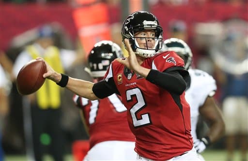 Los Eagles no pudieron alcanzar en el marcador a los Falcons y recibieron su primer descalabro de la temporada con marcador de 26-24 en Lunes por la Noche.