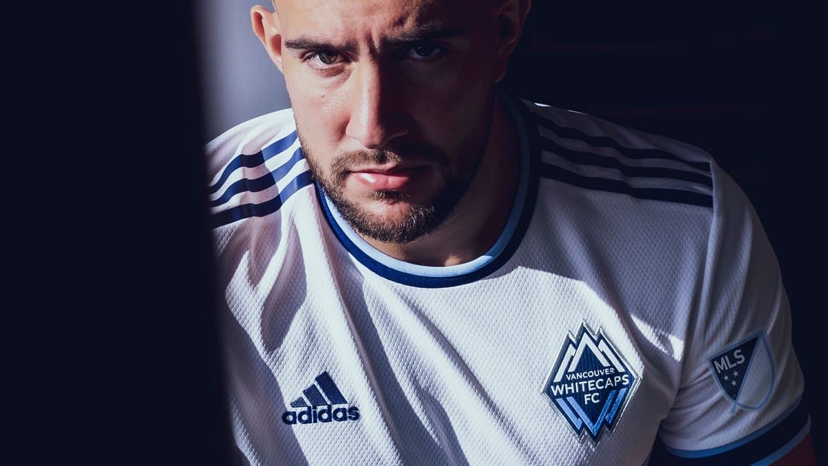 Como ocurrió en los ochentas, las camisetas de esta edición contarán con los nombres de los jugadores en color azul y los números de cada uno de ellos en rojo.
<br>