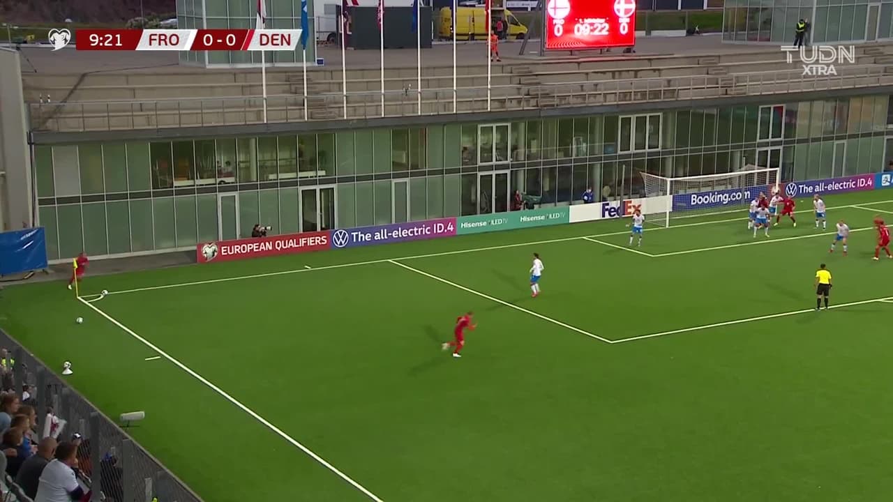 ¡CERCA! Andreas Christensen disparó que se estrella en el poste.