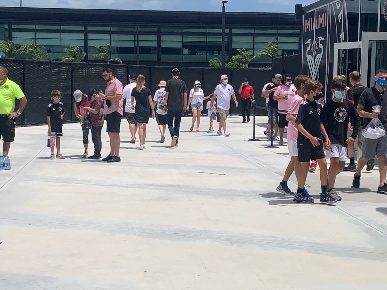 Aficionados se dieron cita en el Estadio DRV PNK ubicado en Fort Lauderdale para el encuentro entre Atlanta United y los locales, el Inter Miami, donde hubo empate 1-1 durante la semana 4 de la MLS.