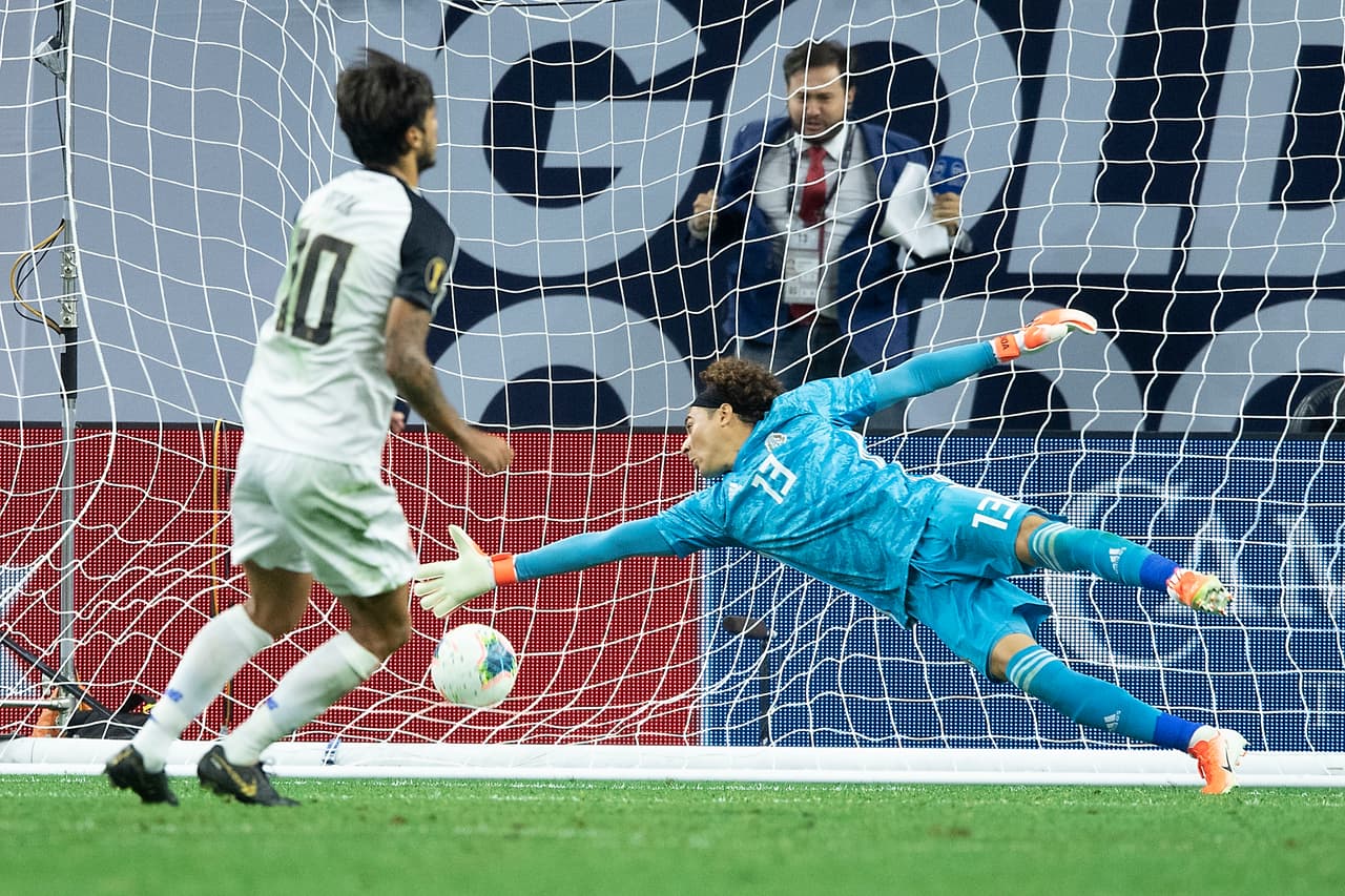 Bryan Ruiz acertó en el tiro penal y empató el partido para Costa Rica al minuto 52, 1-1 en el marcador con el primer gol del 10 'Tico' en la Copa Oro 2019.