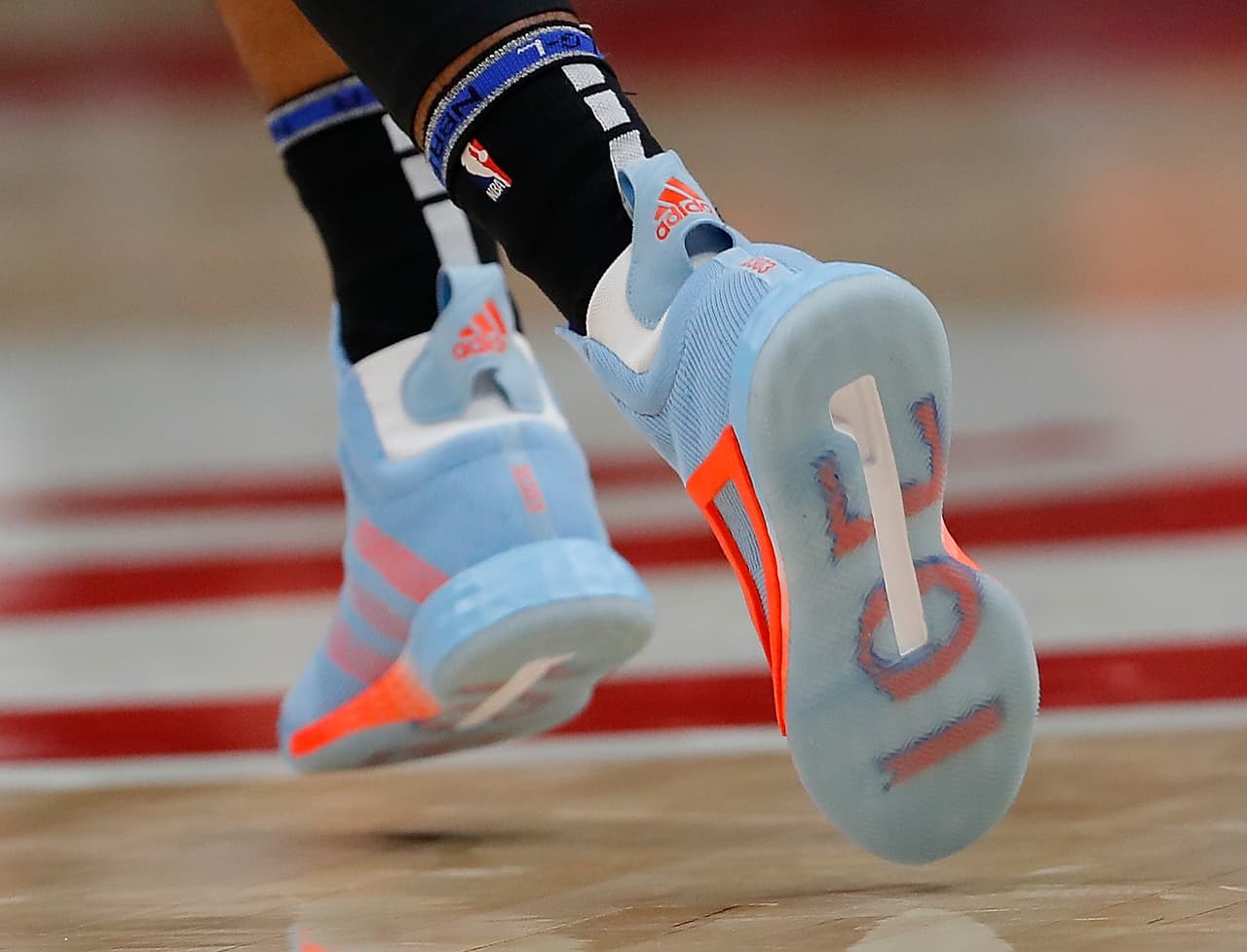 Tenis de Trae Young #11 de Atlanta Hawks.