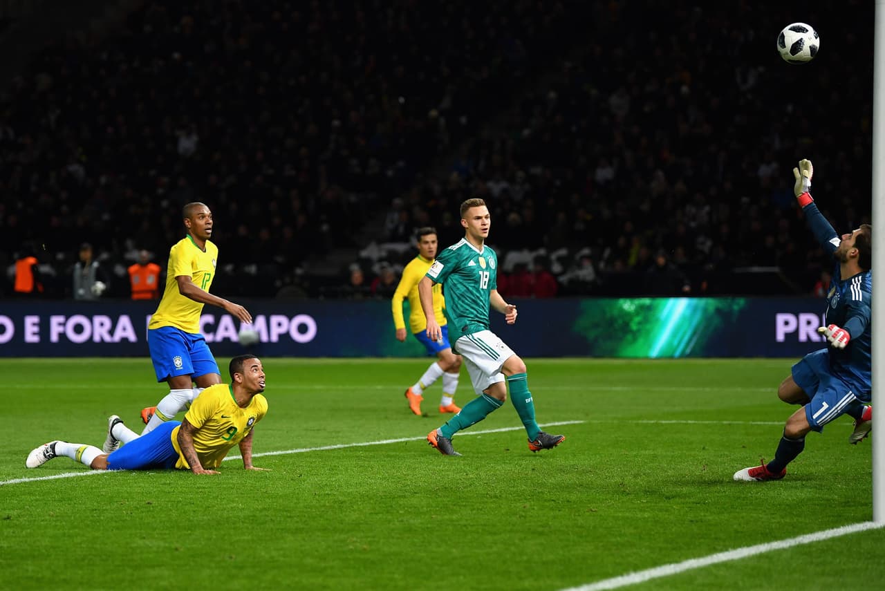 El cabezazo sorprendió al arquero Kevin Trapp, que estuvo en lugar de Marc Ter Stegen, figura contra España.