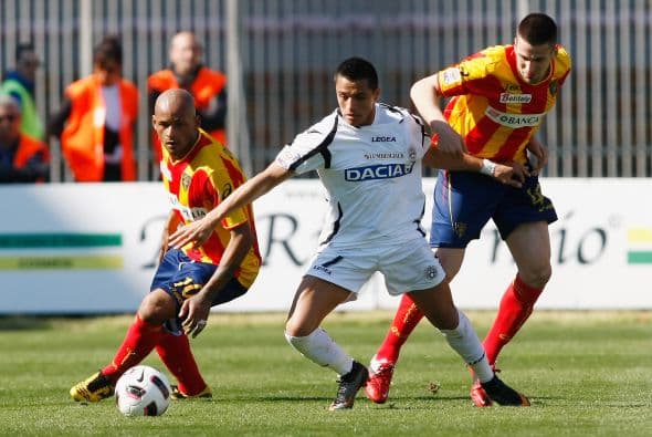 Lecce hizo valer su localía y le pegó al Udinese por 2-0.
