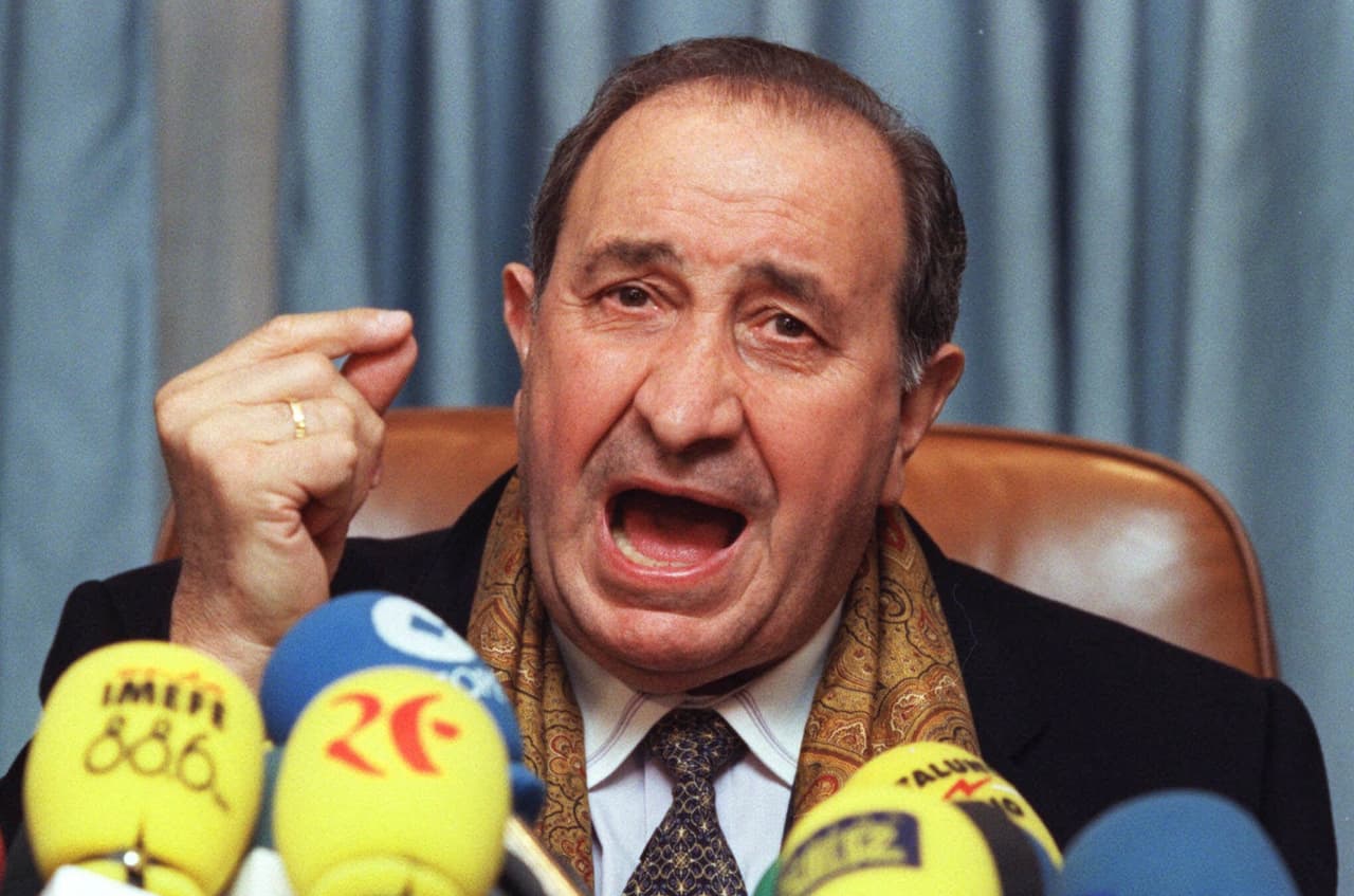 Un empresario que tuvo visión de ir más allá de sólo la construcción, que era su fuerte, y como las leyes siempre eran un impedimento, pensó en convertirse en ‘la ley’.